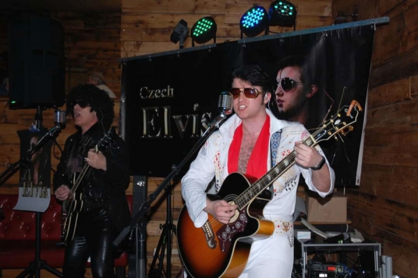 07 - Elvis